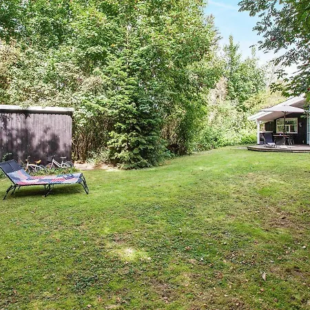 Five-bedroom Holiday In Juelsminde 1 Vakantiehuis *